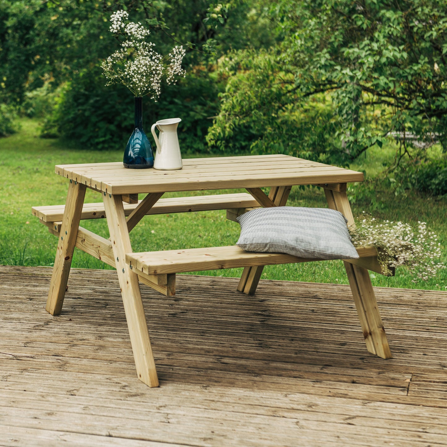 Picnic table 120